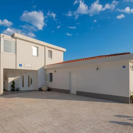 Вилла Mira Mel Mit Privaten Pool - Exklusiv Макарска
